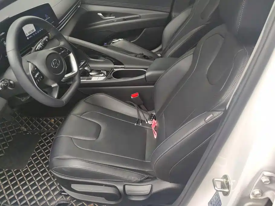 Hyundai Elantra — миниатюра 9