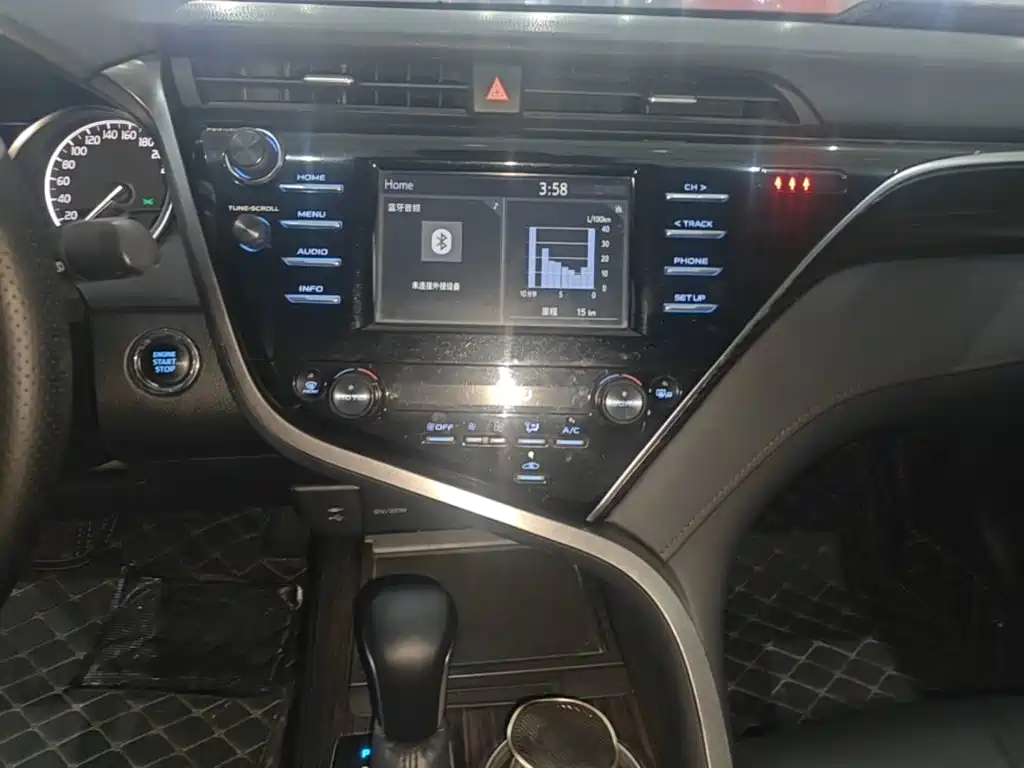 Toyota Camry — миниатюра 13