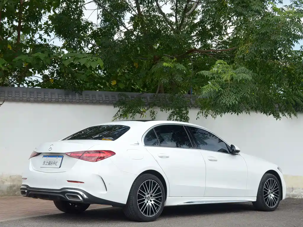 Mercedes-Benz C-Class — миниатюра 14