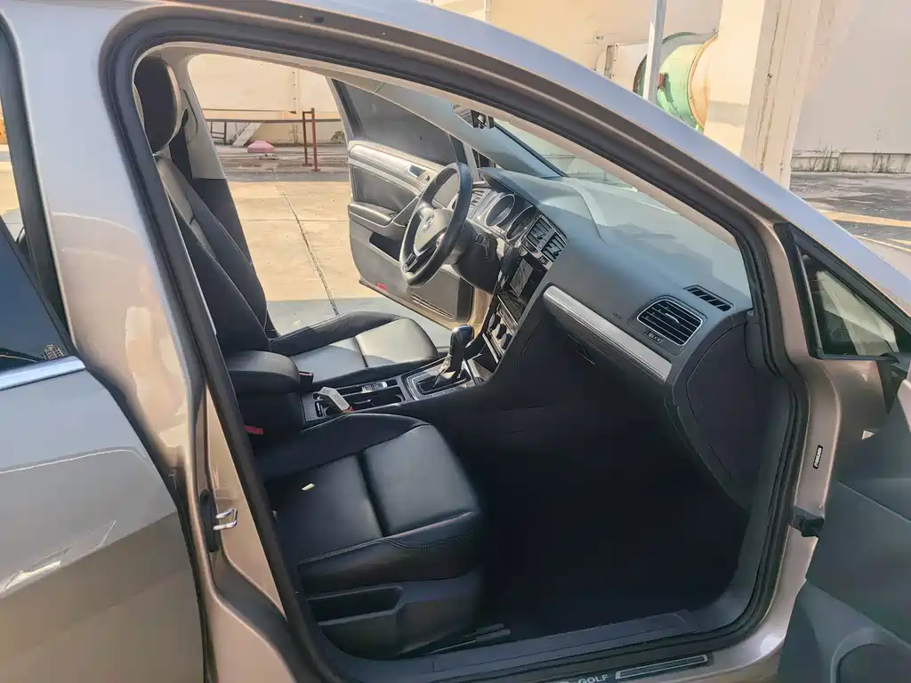 Volkswagen Golf — миниатюра 5