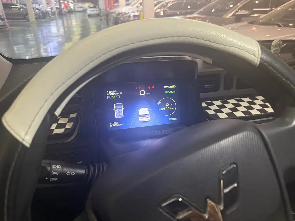 Wuling MINIEV — миниатюра 5