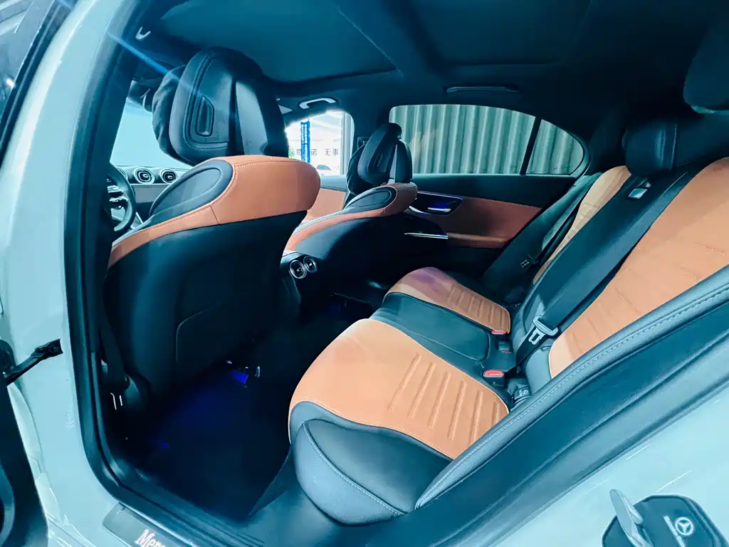 Mercedes-Benz C-Class — миниатюра 7