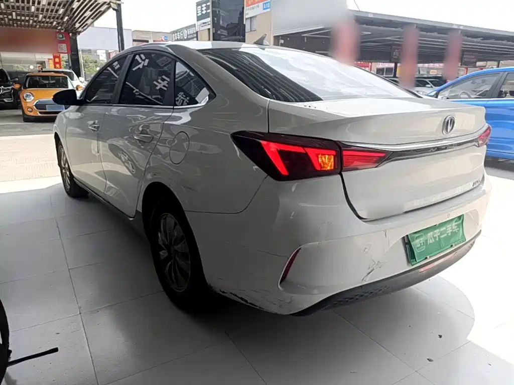 Changan Eado New Energy — миниатюра 5