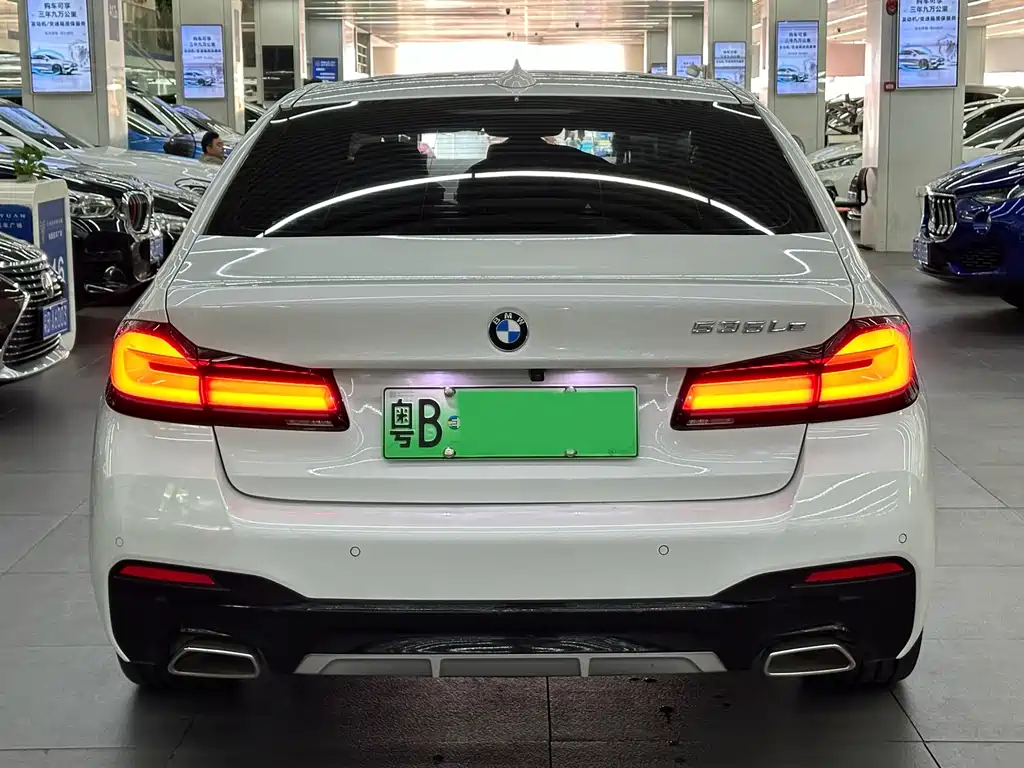 BMW 5 Series New Energy — миниатюра 16