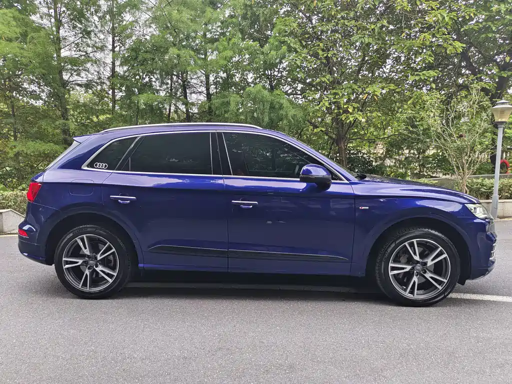 Audi Q5L — миниатюра 9