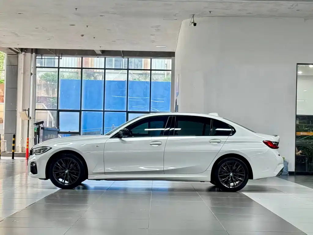 BMW 3 Series — миниатюра 8