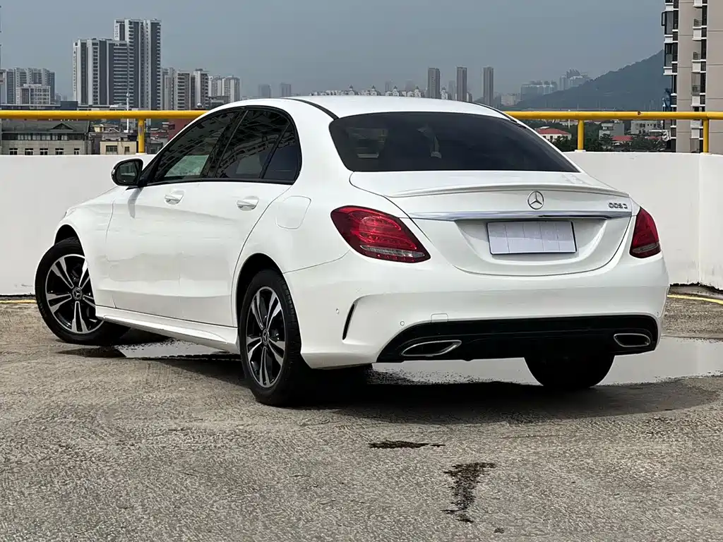 Mercedes-Benz C-Class — миниатюра 11