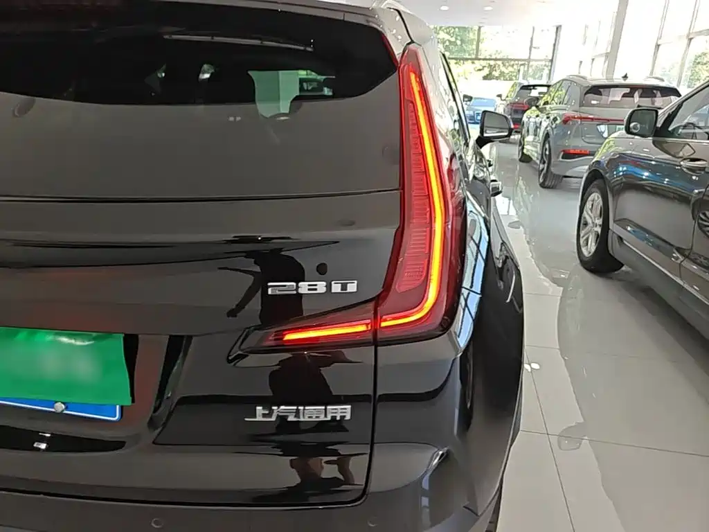 Cadillac XT4 — миниатюра 8