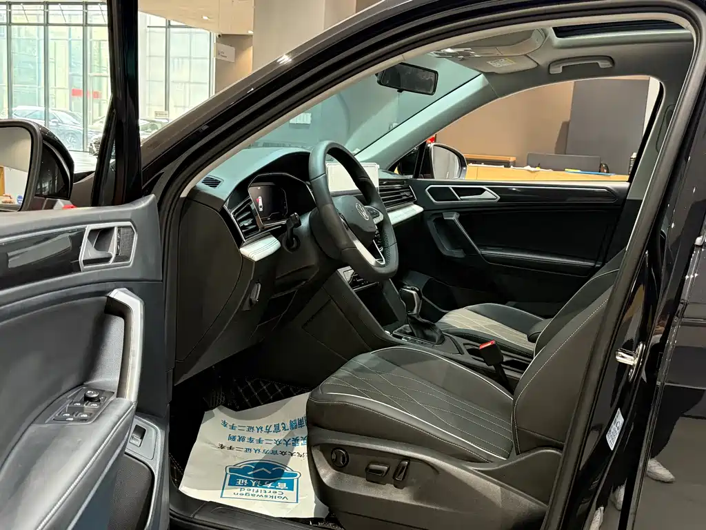 Volkswagen Tiguan L — миниатюра 4