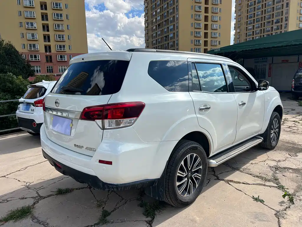Nissan Terra — миниатюра 8