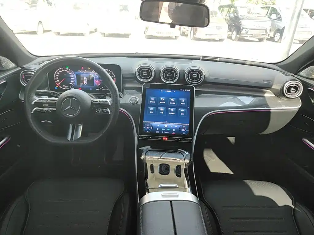 Mercedes-Benz C-Class — миниатюра 10