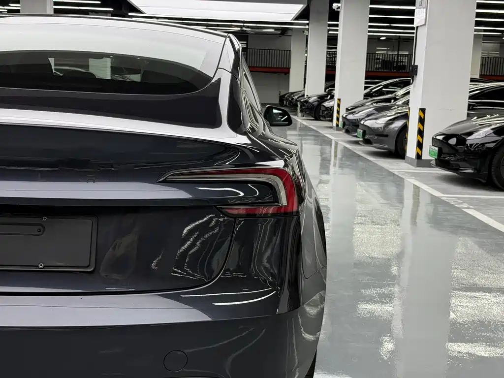 Tesla Model 3 — миниатюра 27