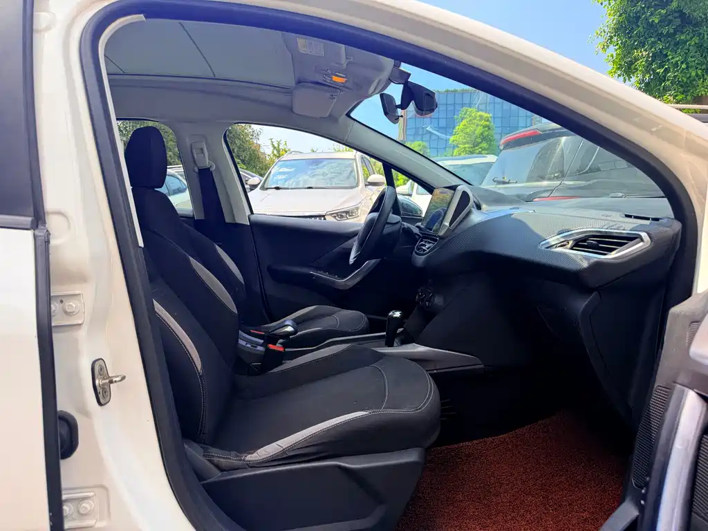 Peugeot 2008 — миниатюра 4