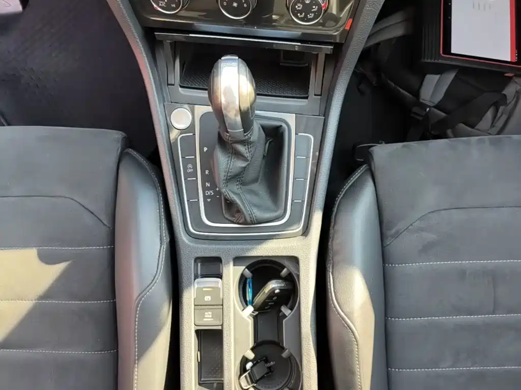 Volkswagen Golf — миниатюра 14