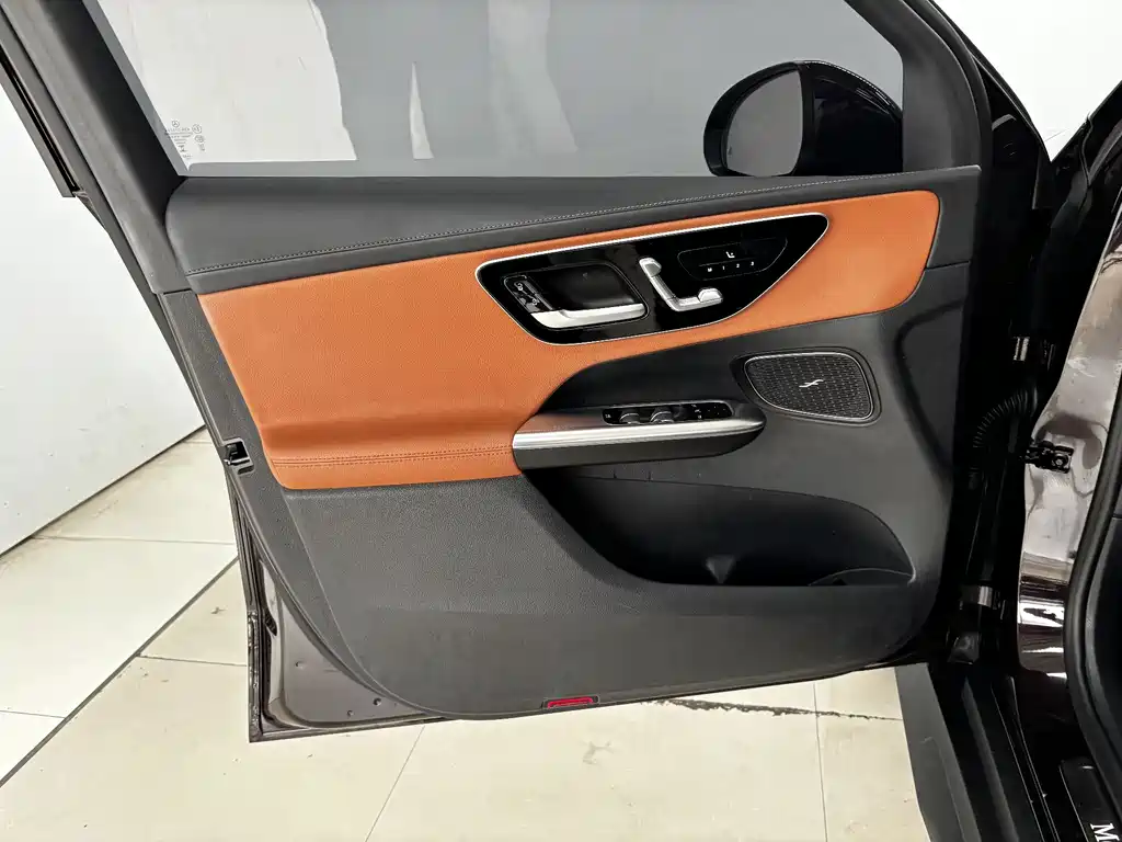 Mercedes-Benz GLC — миниатюра 9