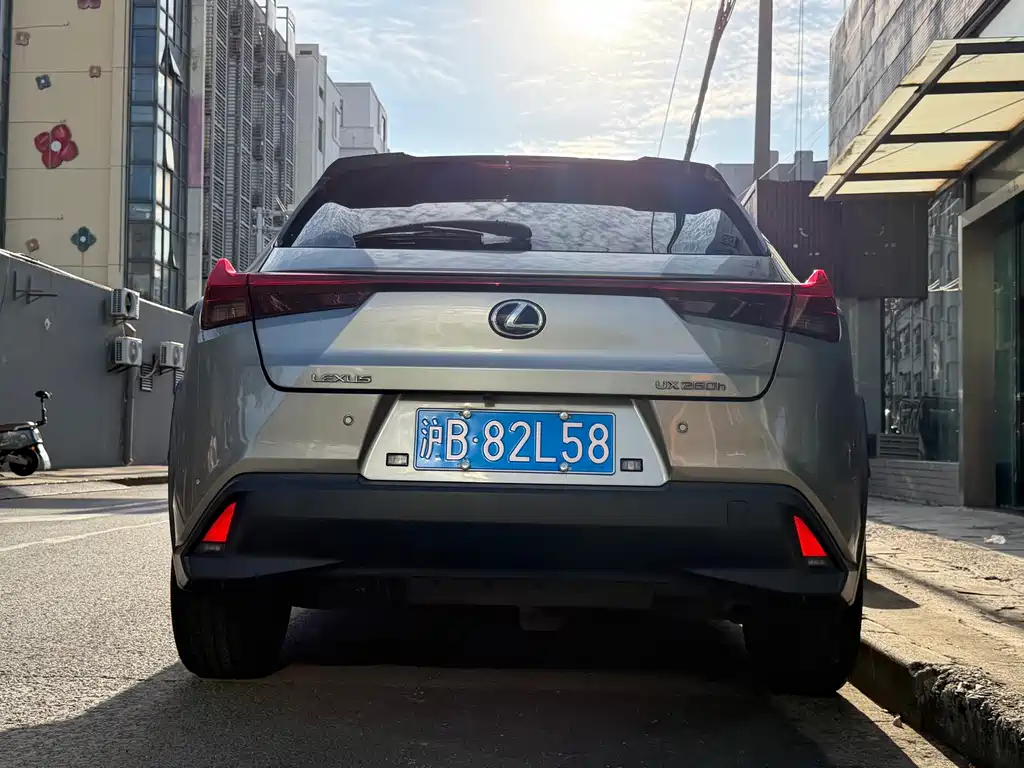 Lexus UX — миниатюра 7
