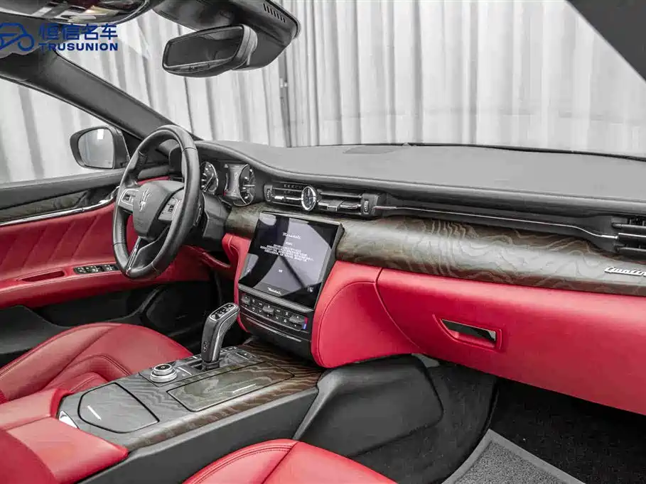 Maserati Quattroporte — миниатюра 14