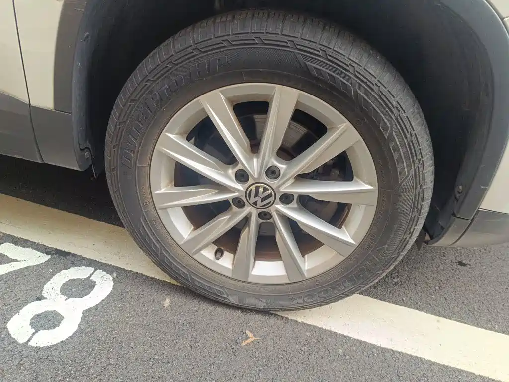 Volkswagen Tiguan — миниатюра 8