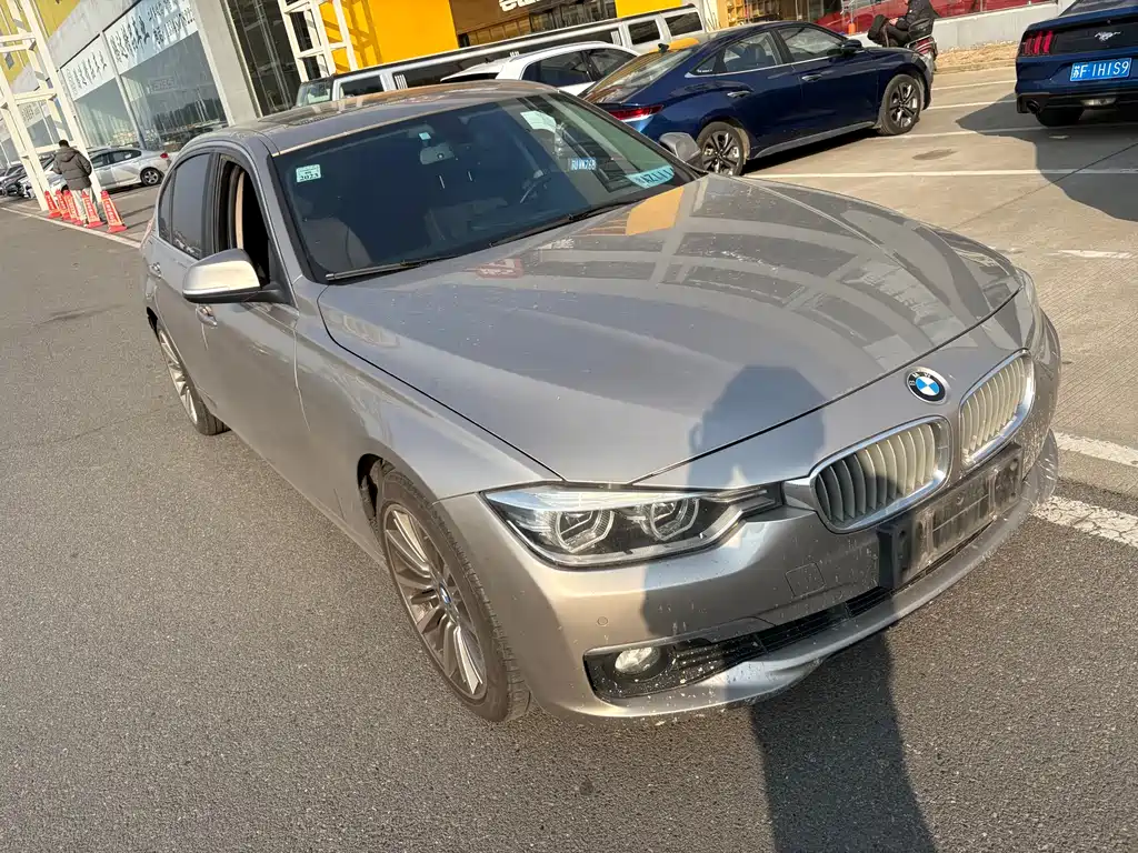 BMW 3 SERIES