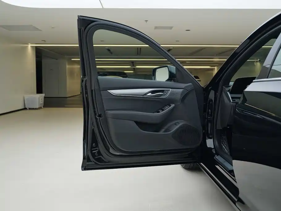 Cadillac CT5 — миниатюра 15