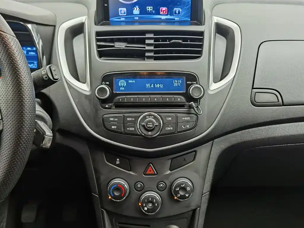 Chevrolet Trax — миниатюра 12