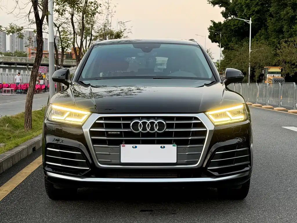 Audi Q5L — миниатюра 2