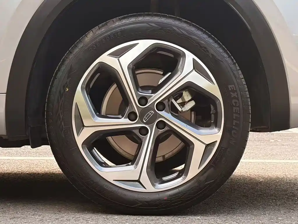 Geely Xingyue L — миниатюра 9