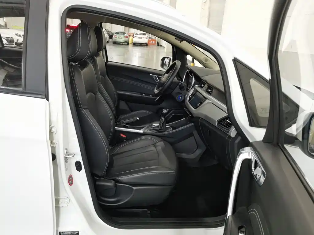 Geely Vision X3 — миниатюра 23