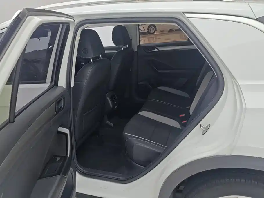 Volkswagen T-Roc — миниатюра 11