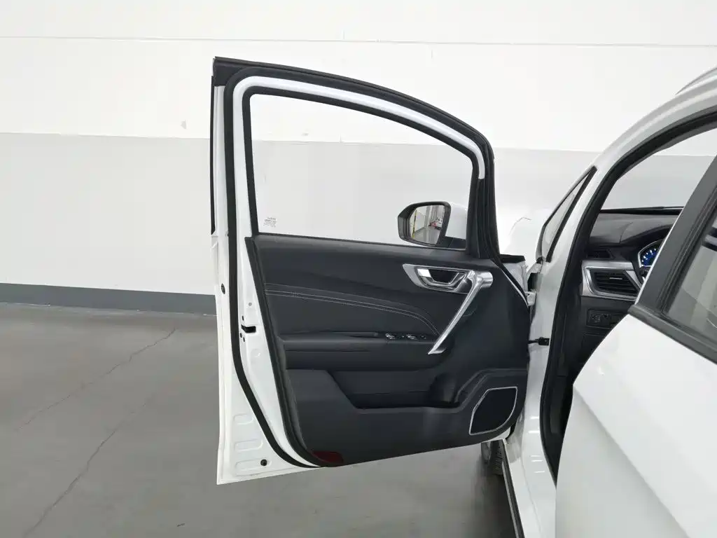 Geely Vision X3 — миниатюра 8