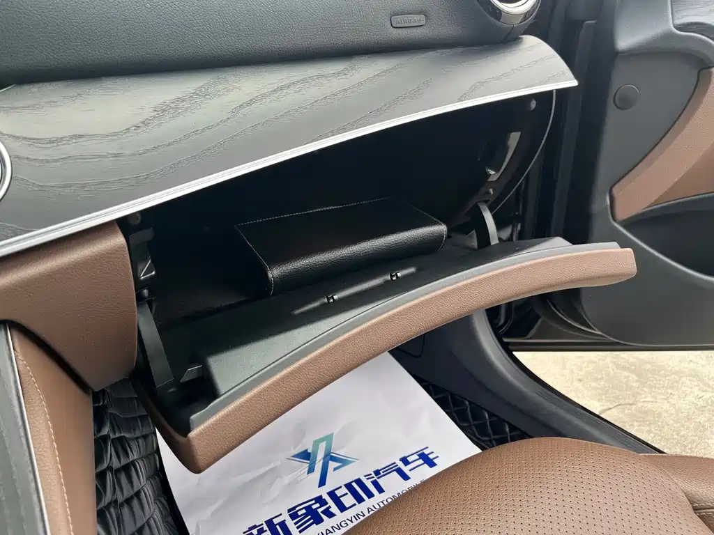 Mercedes-Benz E-Class — миниатюра 21
