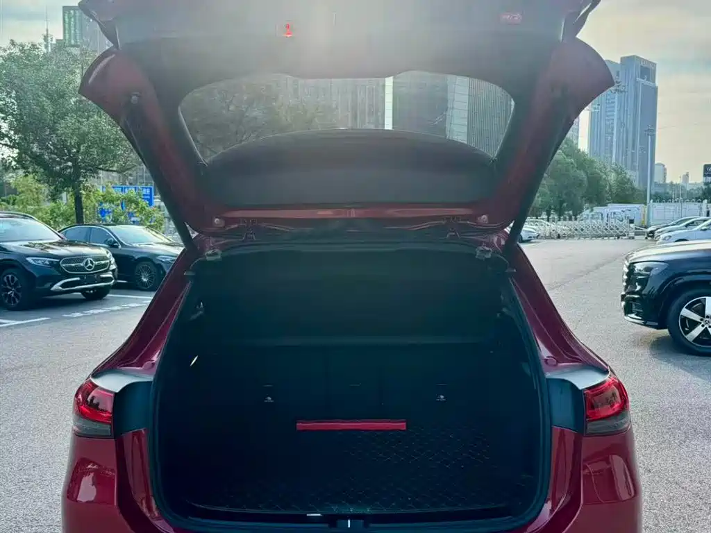 Mercedes-Benz GLA — миниатюра 9