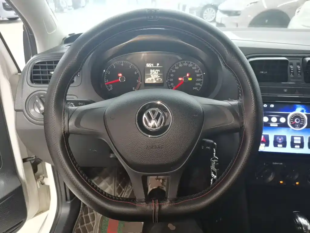 Volkswagen Polo — миниатюра 11