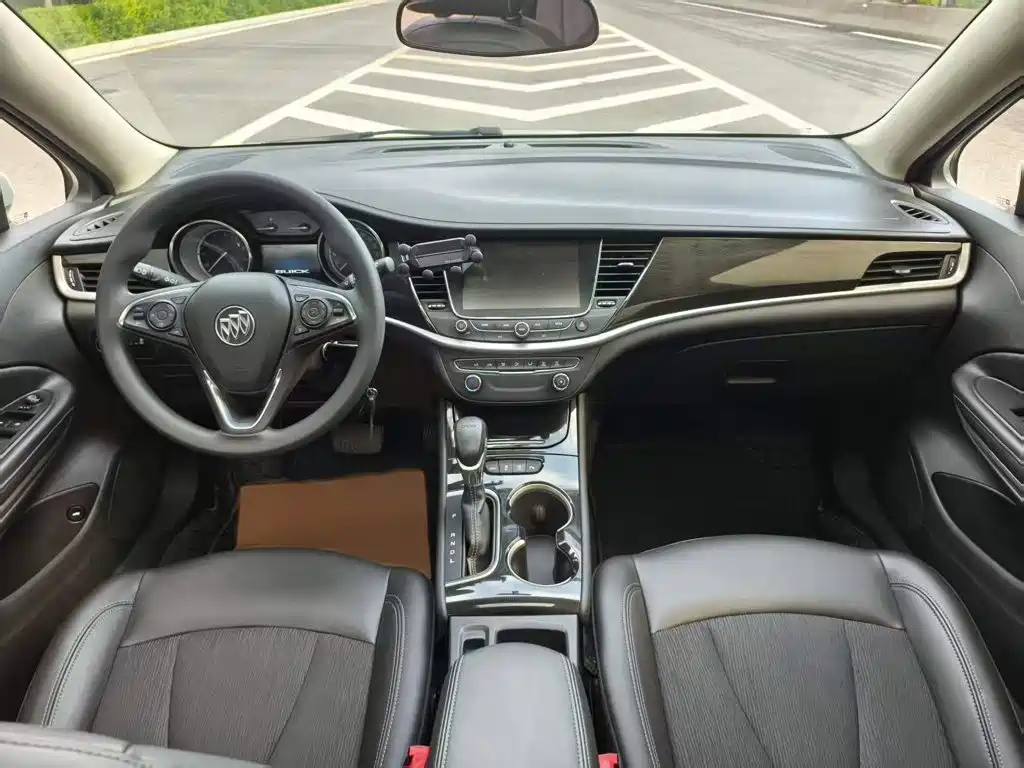 Buick Verano — миниатюра 10
