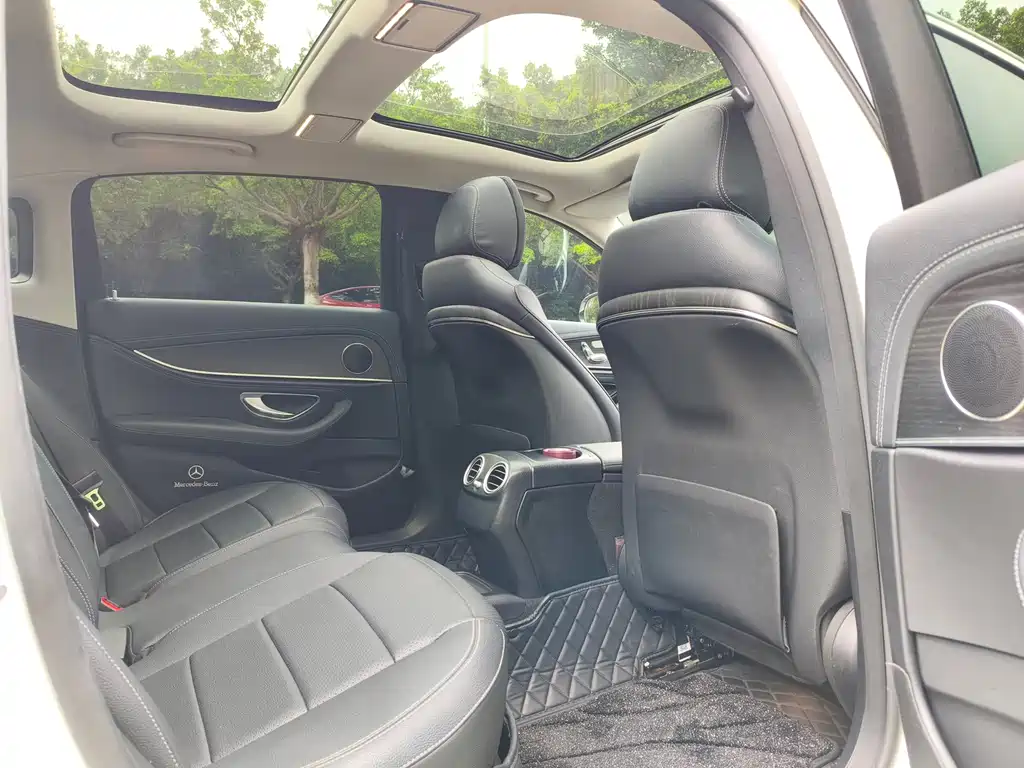 Mercedes-Benz E-Class — миниатюра 14