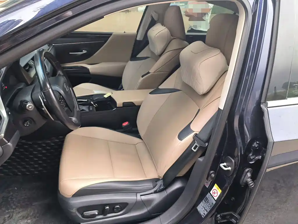 Lexus ES 2018 200 VI