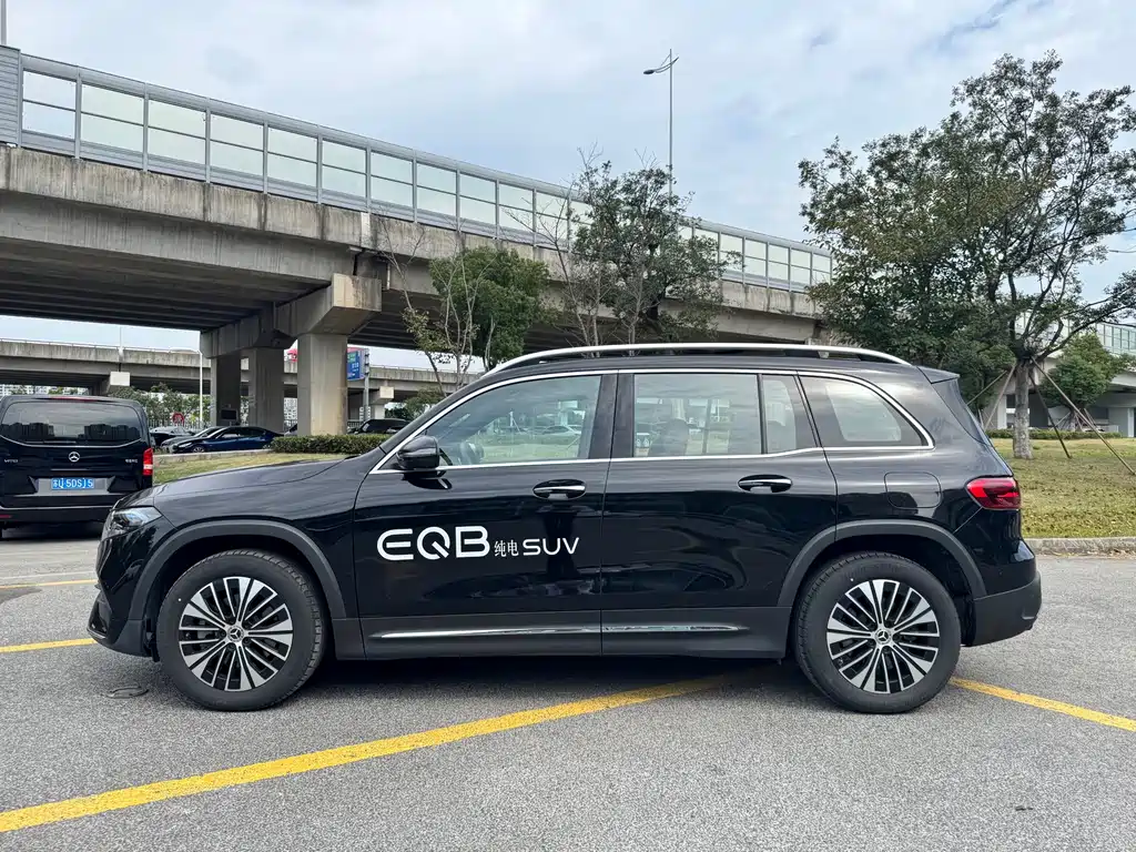 Mercedes-Benz EQB — миниатюра 6