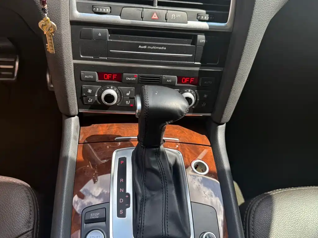 Audi Q7 — миниатюра 11
