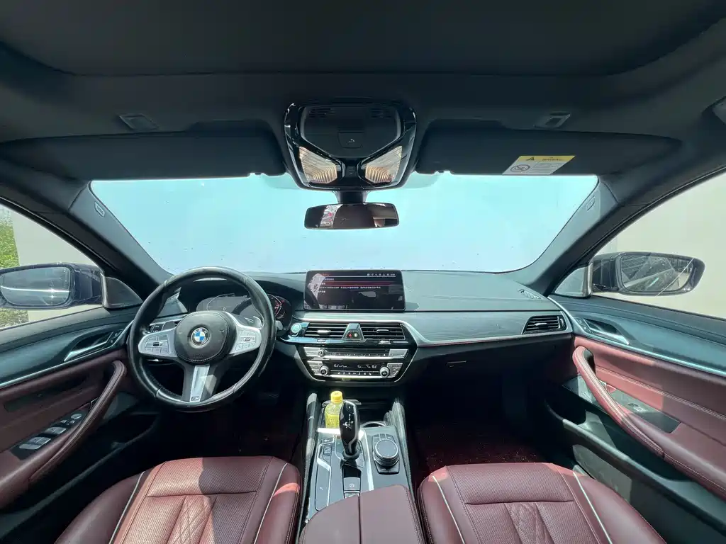 BMW 5 Series — миниатюра 8