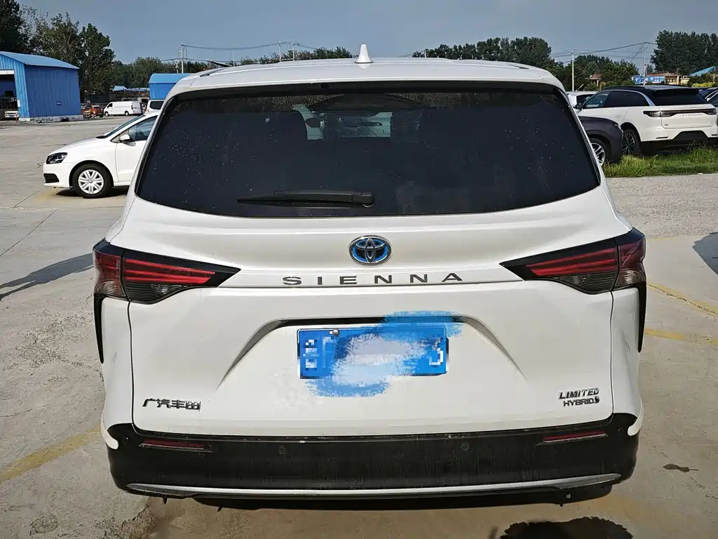 Toyota Sienna 2023 2.5L Luxury