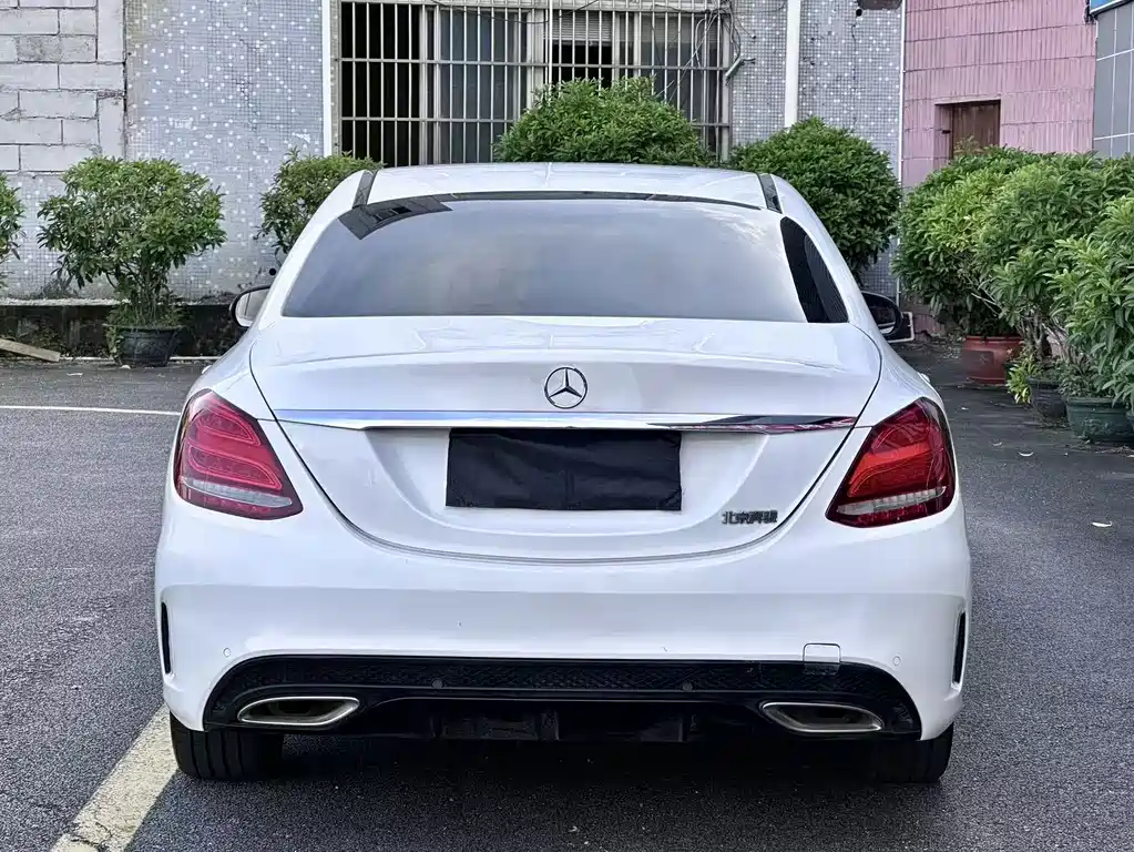 Mercedes-Benz C-Class — миниатюра 11