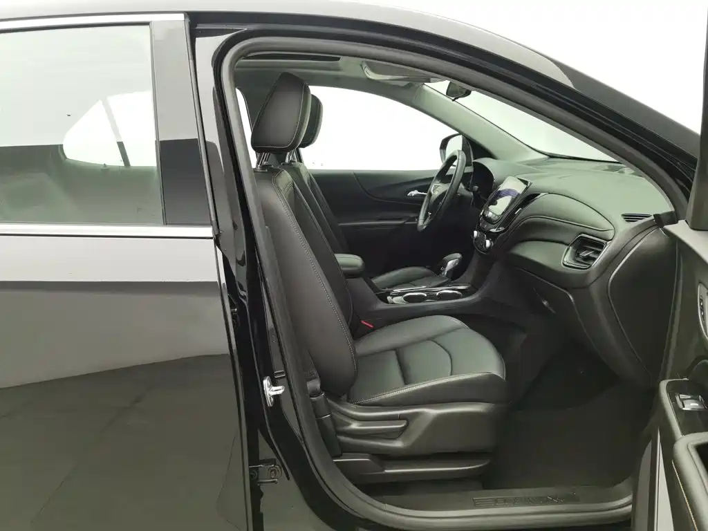 Chevrolet Equinox — миниатюра 23