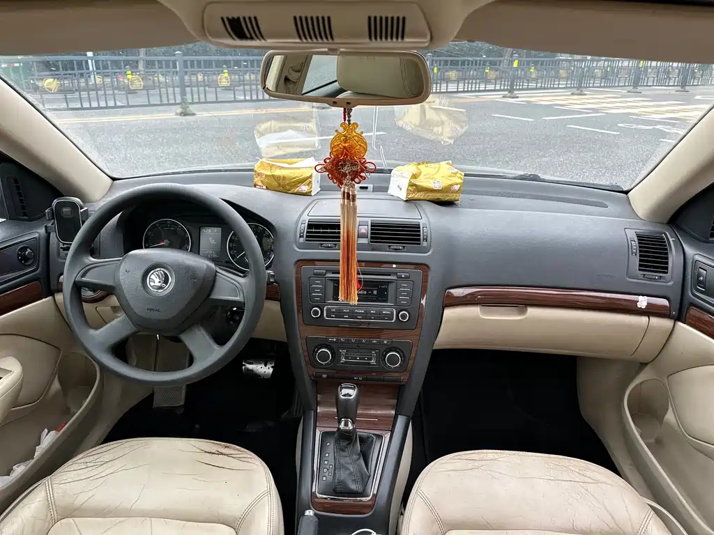 Skoda Octavia 2014 1.6L AT