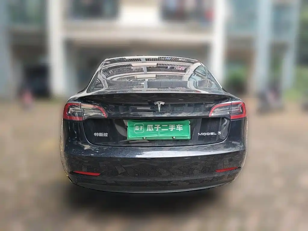 Tesla Model 3 — миниатюра 4