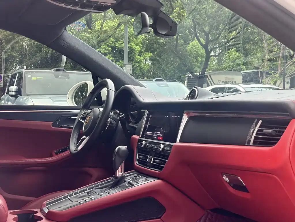 Porsche Macan — миниатюра 8