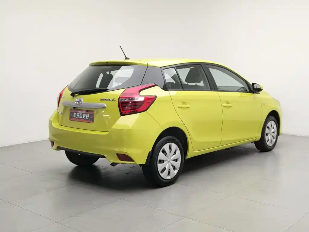 Toyota Yaris L — миниатюра 2