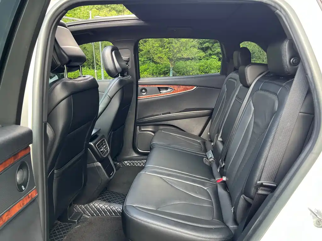 Lincoln Nautilus (Import) — миниатюра 7