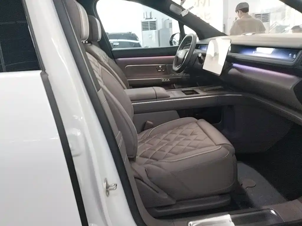 NIO ES8 — миниатюра 25