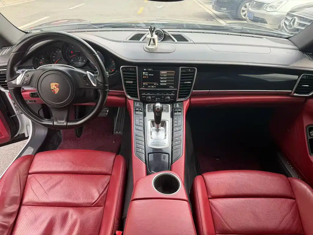 Porsche Panamera — миниатюра 7