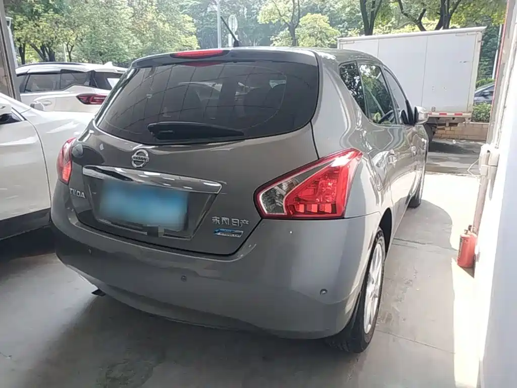 Nissan Tiida — миниатюра 7